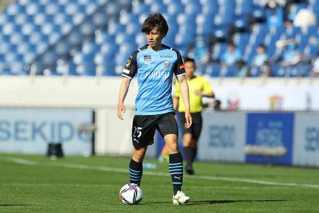 马克西46分布伦森40分 76人险胜尼克斯追至2-3